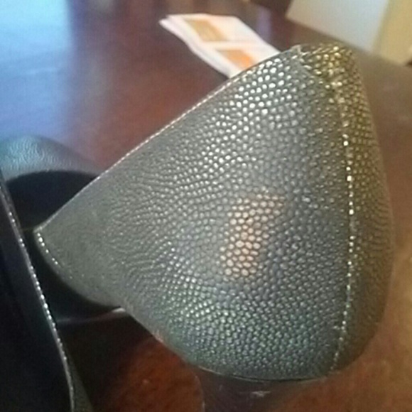 Cole Haan metallic heels - Picture 4 of 7